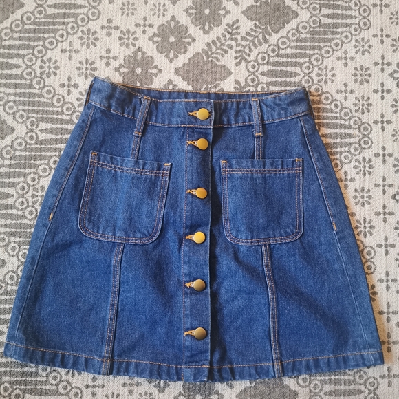 H&M Divided Denim Skirt Size 4 - Picture 1 of 3
